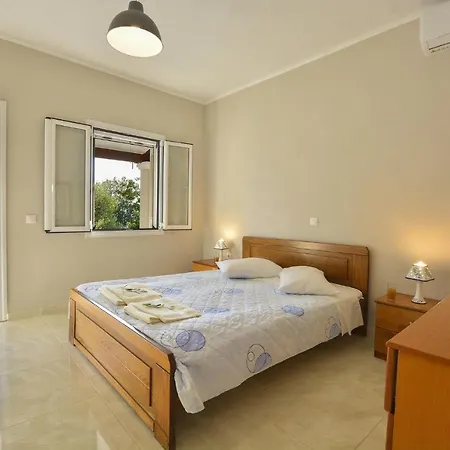 Holiday home Deja Blue House Kato Spilaion